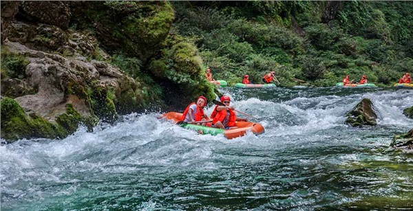 黃龍洞、天門仙山、猛洞河、鳳凰古城“湘西神秘之旅”5日游