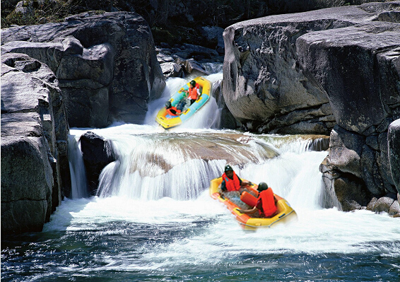 平江石牛寨蟒洞峽谷漂流+玻璃橋景區2日游 平江石牛寨蟒洞峽谷漂流+玻璃橋景區2日游
