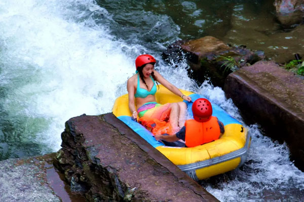 平江石牛寨蟒洞峽谷漂流+玻璃橋景區2日游 平江石牛寨蟒洞峽谷漂流+玻璃橋景區2日游