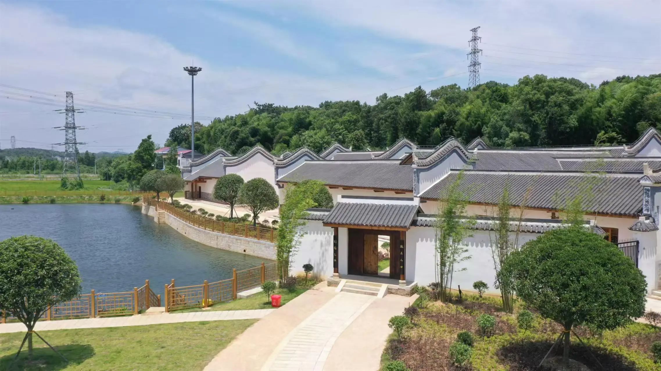 清溪村、天意木國(guó)景區(qū)、明清古巷、市博物館、胡林翼故居二日游